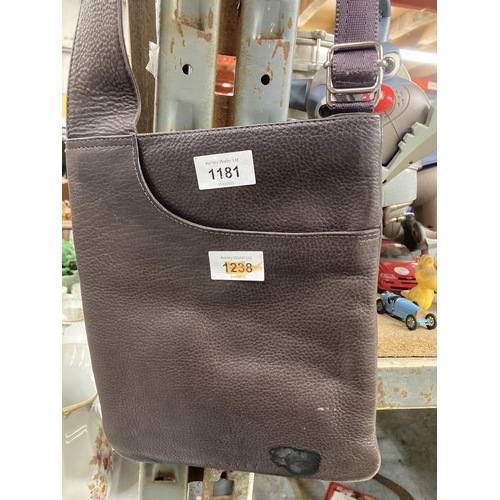 1181 - A VINTAGE RADLEY HANDBAG