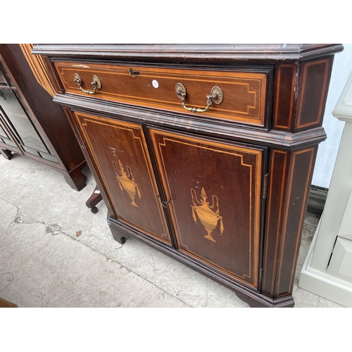 2550 - AN EDWARDIAN MAHOGANY AND VASE INLAID CORNER CUPBOARD WITH ARCHED TOP DOORS, SINGLE DRAWER AND CUPBO... 