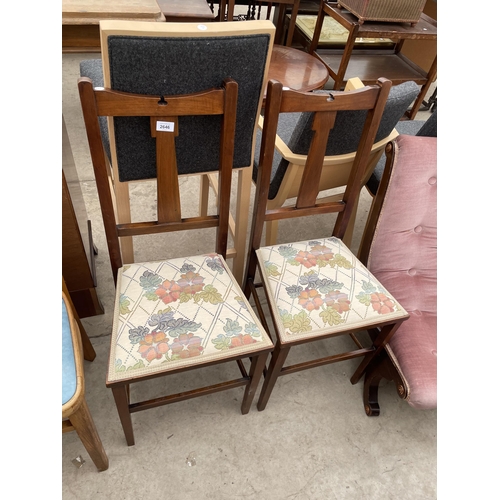 2646 - A PAIR OF EDWARDIAN MAHOGANY BEDROOM CHAIRS