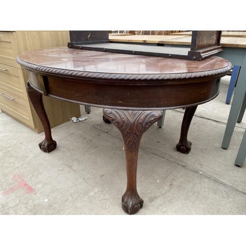 2660 - AN EARLY 20TH CENTURY MAHOGANY WIND-OUT DINING TABLE, 52X41