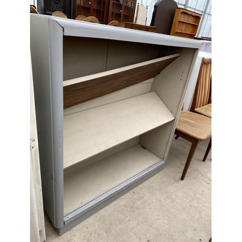 2758 - A MID 20TH CENTURY PAINTED THREE TIER OPEN BOOKCASE, 39