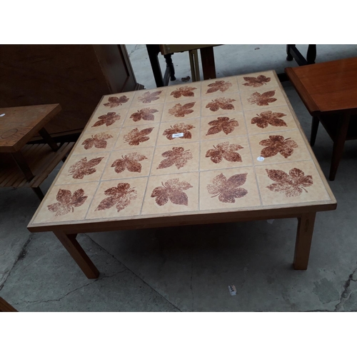 2961 - A RETRO TEAK COFFEE TABLE WITH TILED TOP 30.5