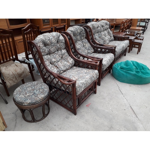 2975 - A BAMBOO FOUR PIECE CONSERVATORY SUITE AND GREEN BEAN BAG