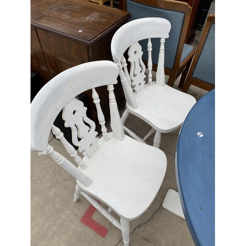 2978 - A VINTAGE PAINTED PINE KITCHEN TABLE AND FOUR CHAIRS