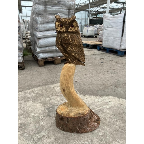 240 - A CARVED WOODEN OWL APPROX 81 CM HIGH NO VAT