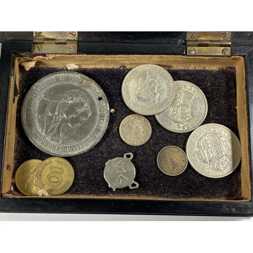 330 - A MIXED LOT OF COINS AND FURTHER ITEMS TO INCLUDE A PRINCE OF WALES & PRINCESS ALEXANDRA MEDAL, HALF... 