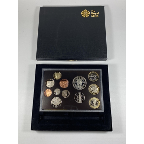 332 - A 2009 ROYAL MINT CASED PROOF COIN SET WITH KEW GARDENS 50P