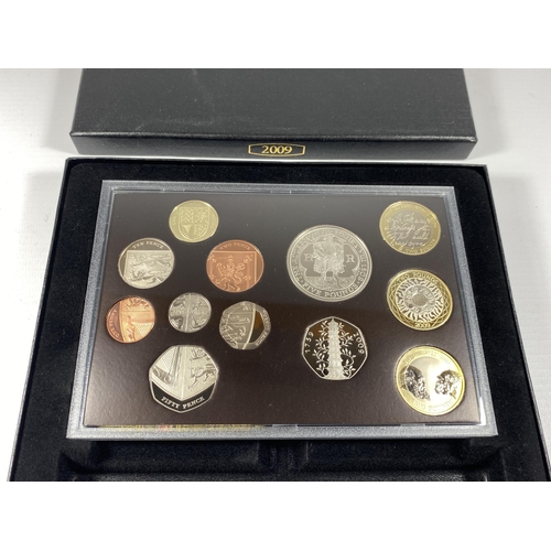 332 - A 2009 ROYAL MINT CASED PROOF COIN SET WITH KEW GARDENS 50P