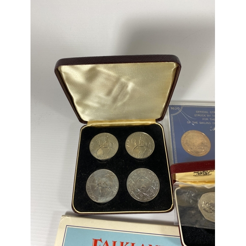 362 - A MIXED COLLECTION OF COINS TO INCLUDE A CASED 1977 CROWN SET, CASED ROYAL MINT PROOF 50P COIN ETC