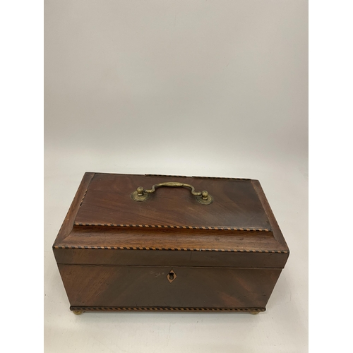 29 - AN EDWARDIAN INLAID MAHOGANY JEWELLERY BOX WITH BRASS HANDLE AND INNER PULL OUT FELT LINED TRAY