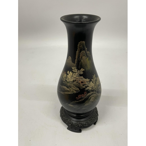 56 - A MID 20TH CENTURY CHINESE FUZHOU BLACK LACQUERED GILT DESIGN VASE ON STAND, HEIGHT 21CM