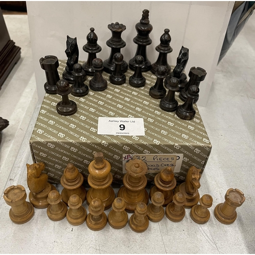 9 - AN EARLY 20TH CENTURY BOXWOOD AND EBONY CHESS SET