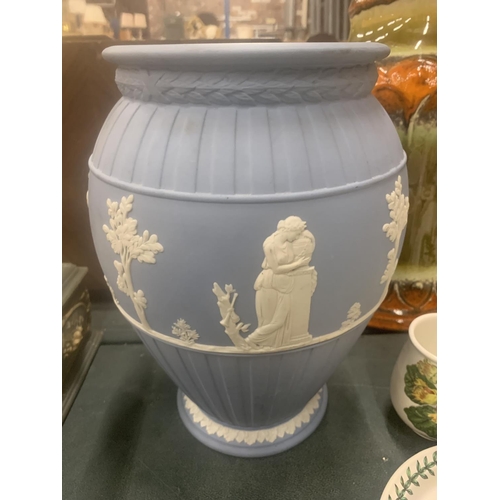 103 - A LARGE WEDGWOOD JASPERWARE VASE HEIGHT 25CM