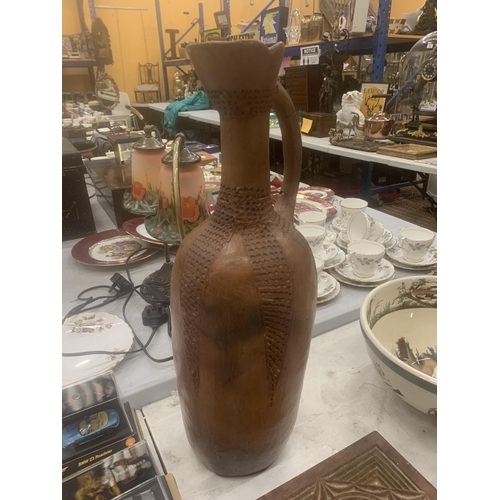 146 - A QUANTITY OF TREEN ITEMS TO INCLUDE A LARGE JUG/VASE HEIGHT 51CM, CARVED BOX AND TWO PLAQUES