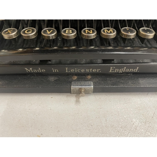 75 - A VINTAGE CASED IMPERIAL THE GRAND COMPANION TYPEWRITER