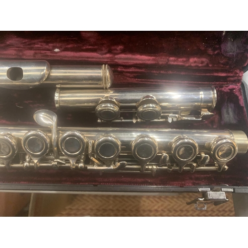 247 - A 'BUFFET CRAMPON' PARIS FLUTE IN A FITTED CASE