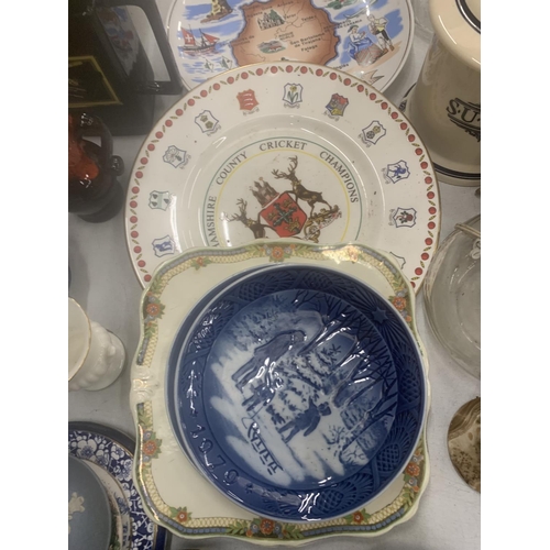 258 - A LARGE QUANTITY OF CERAMICS TO INCLUDE ROYAL COPENHAGEN CHRISTMAS PLATES, STORAGE JARS, CABINET PLA... 