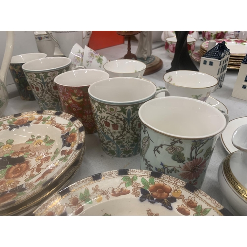 268 - A LARGE QUANTITY OF CERAMICS AND CHINA TO INCLUDE ROYAL DOULTON 'PASSION FLOWER' CUPS AND SAUCERS, P... 