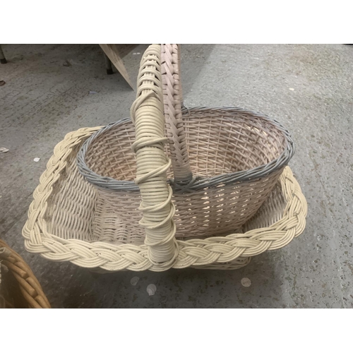 296 - A QUANTITY OF WICKER BASKETS TO INCLUDE SHOPPING BASKETS - 7 IN TOTAL