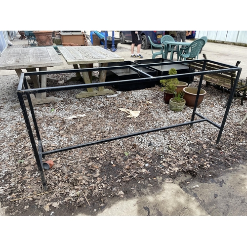 A METAL WORKBENCH FRAME WITH ADJUSTABLE FEET (L200CM,H93CM)