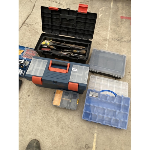 2012 - AN ASSORTMENT OF TOOL BOXES AND TOOLS TO INCLUDE SCREW DRIVERS AND SAWS ETC