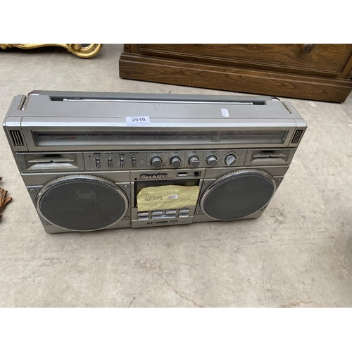 2019 - A RETRO SHARP GF-8989 RADIO