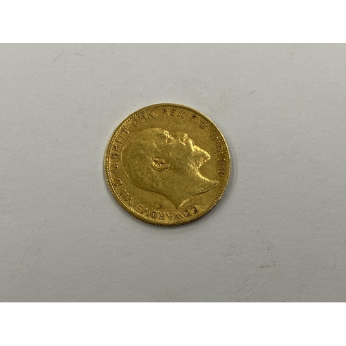 370 - AN EDWARD VII 1902 GOLD HALF SOVEREIGN COIN