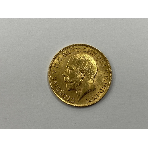 371 - A GEORGE V 1914 GOLD HALF SOVEREIGN COIN