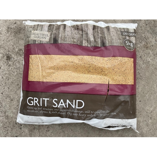 62 - TWENTY FOUR 5KG BAGS OF GRIT SAND NO VAT