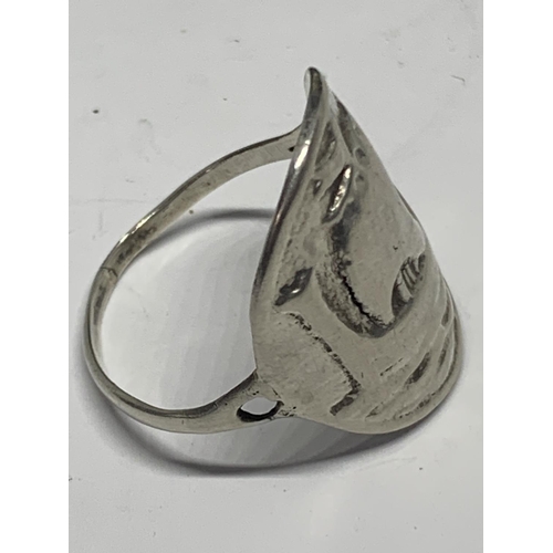 568 - A HALLMARKED SILVER RING WITH A DANISH GALLEON DESIGN SIZE V IN A PRESENTATION BOX