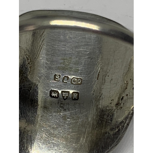 568 - A HALLMARKED SILVER RING WITH A DANISH GALLEON DESIGN SIZE V IN A PRESENTATION BOX