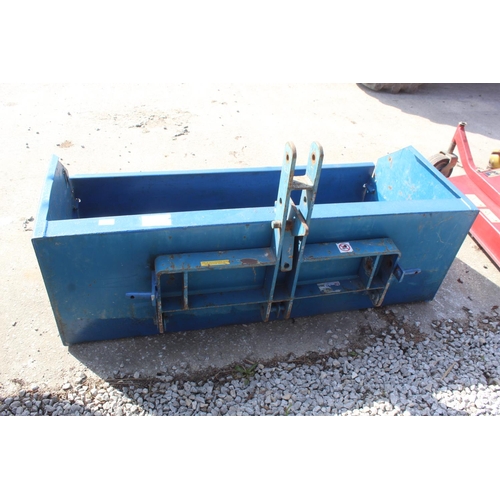 230 - CHILLINGTON TRANSPORT BOX APPROX 5' NO VAT