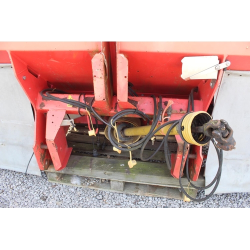 246 - A KUHN DM3 1142 FERTILIZER SPREADER WIT EXTENSIONS + COVER + VAT FROM A LOCAL DISPERSAL