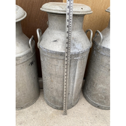 1522 - AN ALUMINIUM MILK CHURN COMPLETE WITH LID