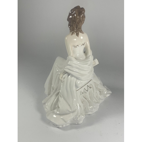 710 - A ROYAL WORCESTER GOLDEN MOMENTS 'ANNIVERSARY' FIGURE