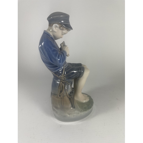 736 - A ROYAL COPENHAGEN 905 FISHERMAN FIGURE