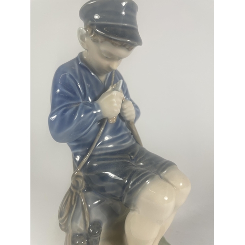 736 - A ROYAL COPENHAGEN 905 FISHERMAN FIGURE