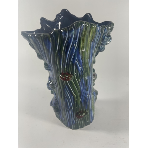 752 - AN ANITA HARRIS HAND PAINTED AND SIGNED TREEMAN VASE