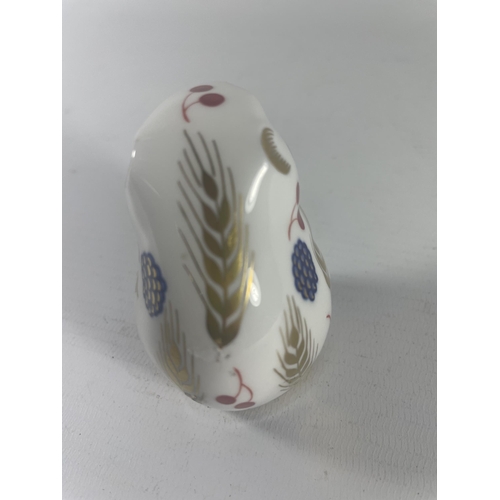 766 - A ROYAL CROWN DERBY HARVEST MOUSE PAPERWEIGHT, NO STOPPER