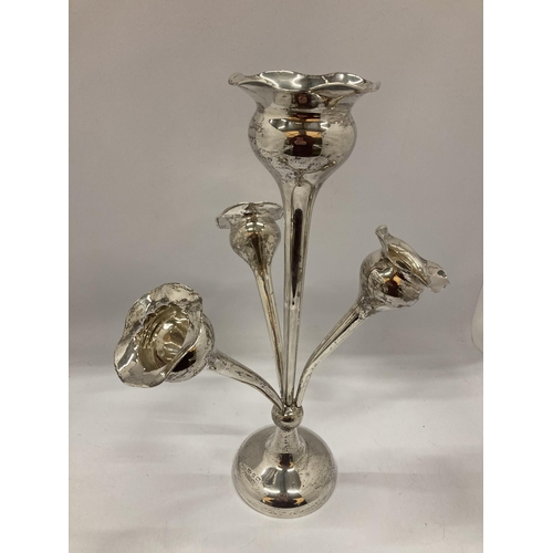 1 - AN EARLY 20TH CENTURY BIRMINGHAM HALLMARKED SILVER EPERGNE WITH THREE DETACHABLE POSIES, MAKER J.C, ... 