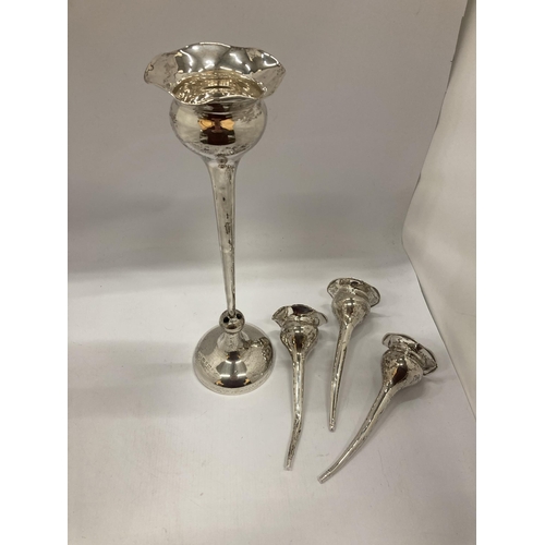 1 - AN EARLY 20TH CENTURY BIRMINGHAM HALLMARKED SILVER EPERGNE WITH THREE DETACHABLE POSIES, MAKER J.C, ... 