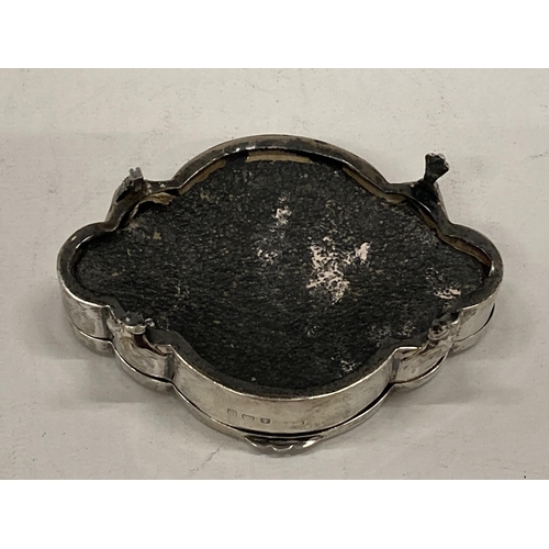 3 - A HALLMARKED SILVER LIDDED TRINKET BOX ON PAW FEET, HALLMARKS FOR BIRMINGHAM, 1910, 9.5CM LENGTH