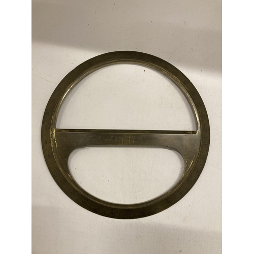 31 - A 19TH CENTURY 360 DEGREE BRASS PROTRACTOR RING, INSCRIBED J.DAVIS, DERBY, 28CM DIAMETER