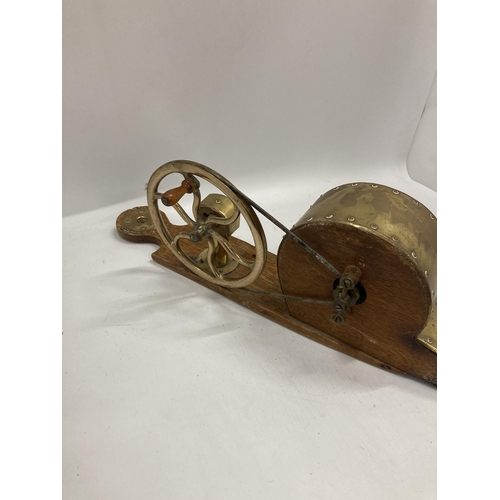 44 - A VINTAGE SET OF BRASS BELLOWS ON WOODEN BASE