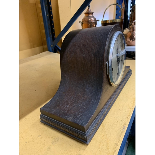 134 - A WESTMINSTER CHIMING MAHOGANY CASED MANTLE CLOCK