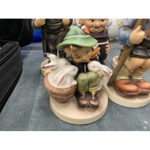 155 - FIVE GOEBEL HUMMEL FIGURES TO INCLUDE 'PLAYMATES' AND 'LITTLE HELPER'