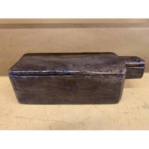 168 - A VINTAGE TREEN SALT BOX HEIGHT 9.5CM, LENGTH 30CM, DEPTH 10CM