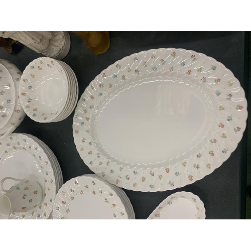 172 - A LARGE QUANTITY OF WEDGWOOD 'CASCADE' DINNER WARE TO INCLUDE, 6 DINNER PLATES, 7 SALAD PLATES, 6 SI... 