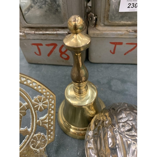 229 - A QUANTITY OF VINTAGE BRASSWARE TO INCLUDE ANIMAL FIGURES, A DISH IN THE FORM OF A WALNUT, A BELL, E... 