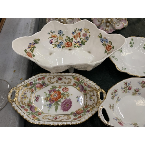 268 - A LARGE QUANTITY OF CHINA TRINKET DISHES AND PIN TRAYS TO INCLUDE ROYAL WORCESTER, MINTON, SPODE, AY... 